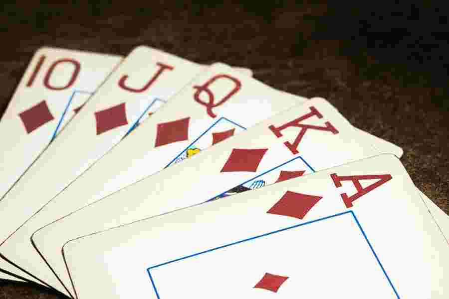 Kesalahan Umum Dalam Poker - Kamu hendak menciptakan game film poker di nyaris tiap kasino di bumi, bagus dengan cara langsung ataupun online.